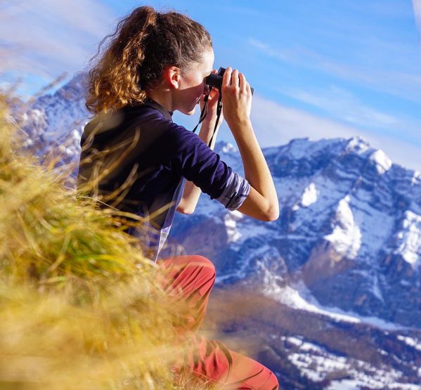 binoculars, girl, mountain-5760779.jpg